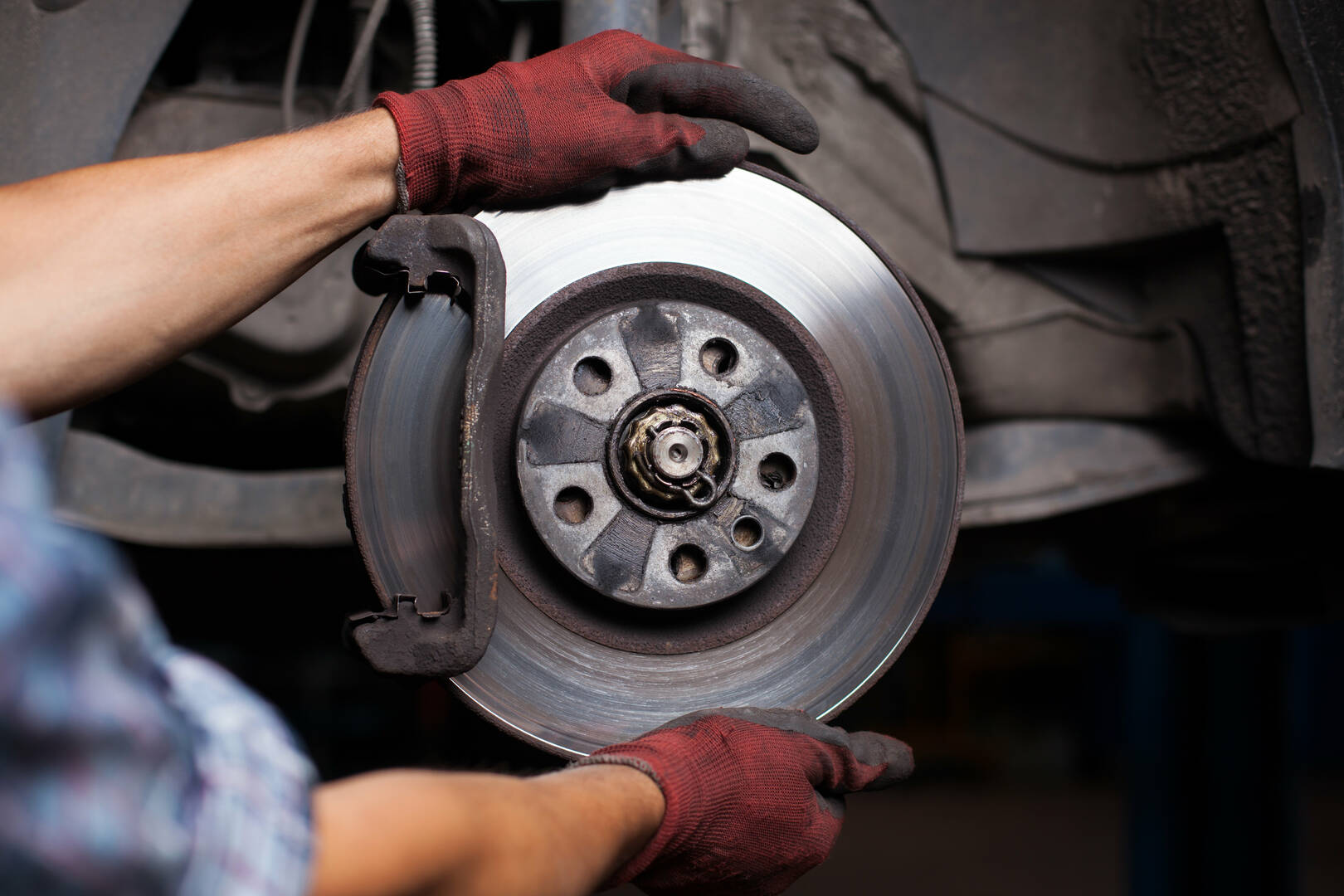 Lynnes Automotive Group logo