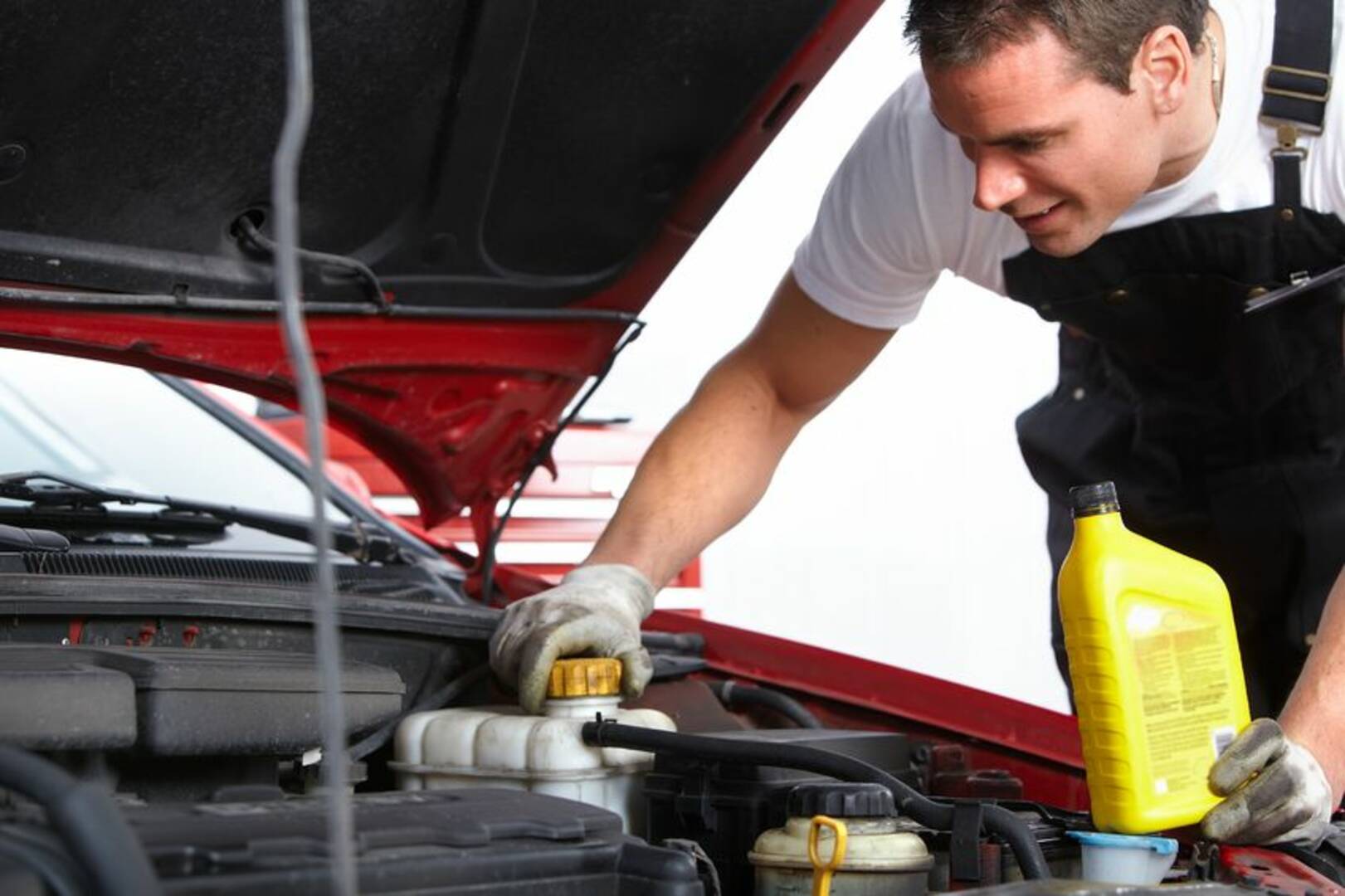 Tremaine's Auto Service logo