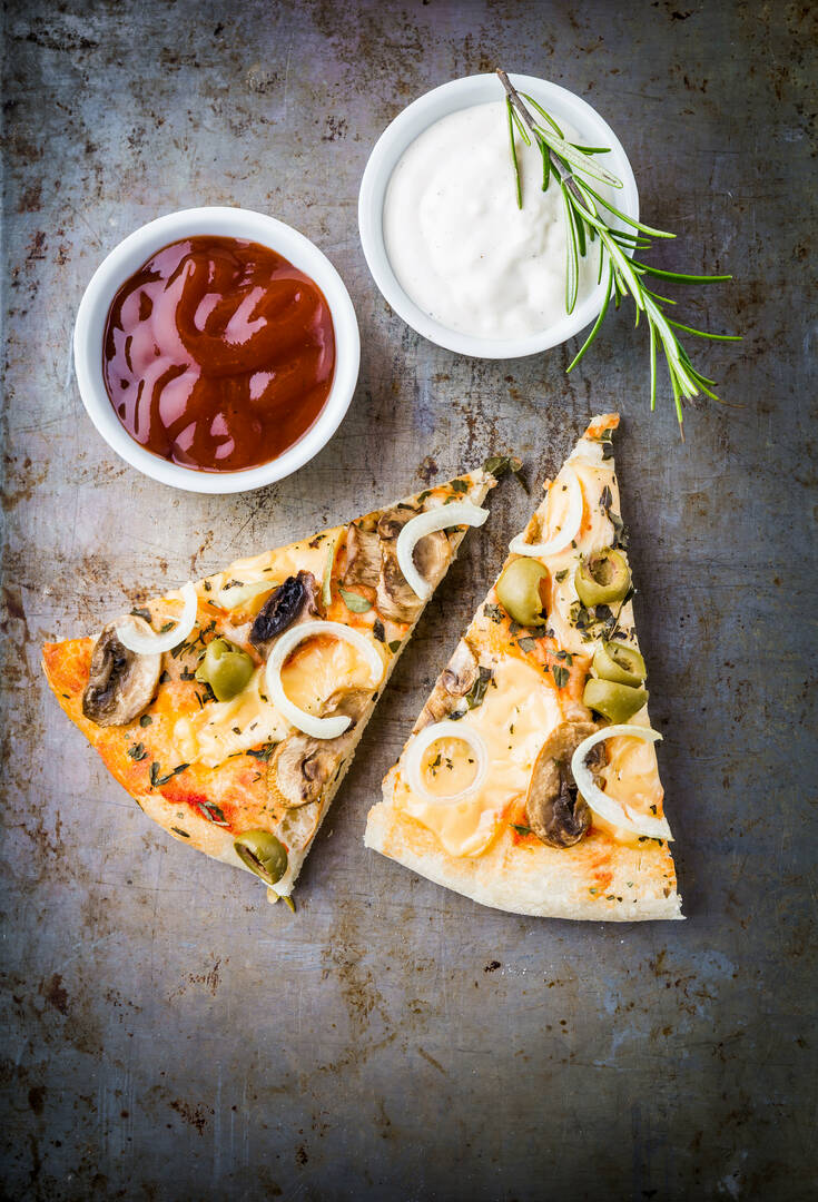 Mata's Greek Pizza logo