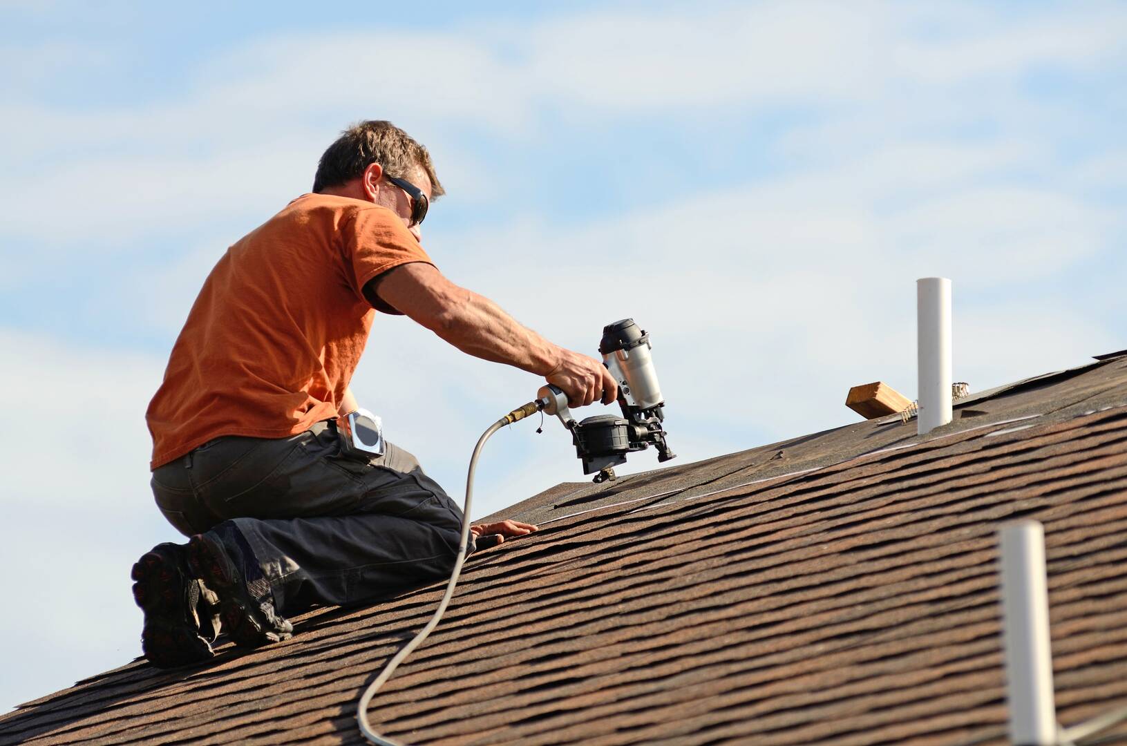 Gulliver Roofing logo