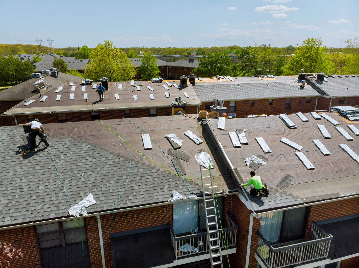 Bauer Roofing Siding Windows & Doors Inc. logo