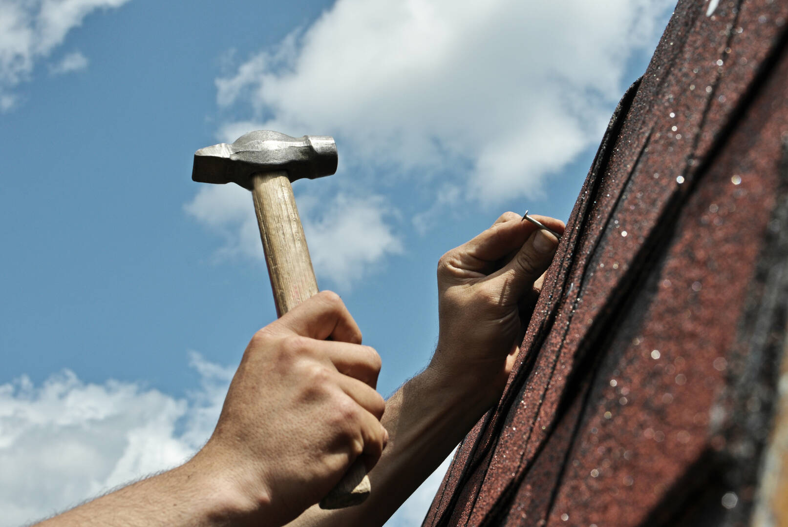 Advanced Roofing logo