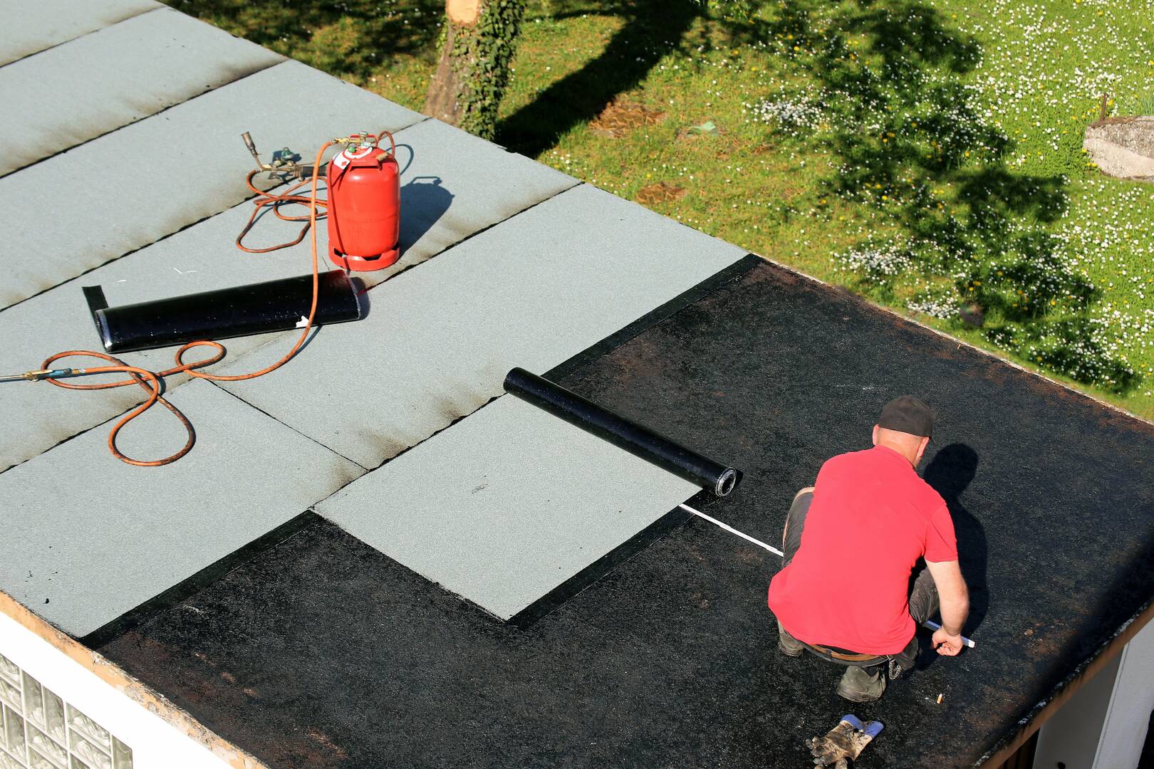 AAA Roofing logo