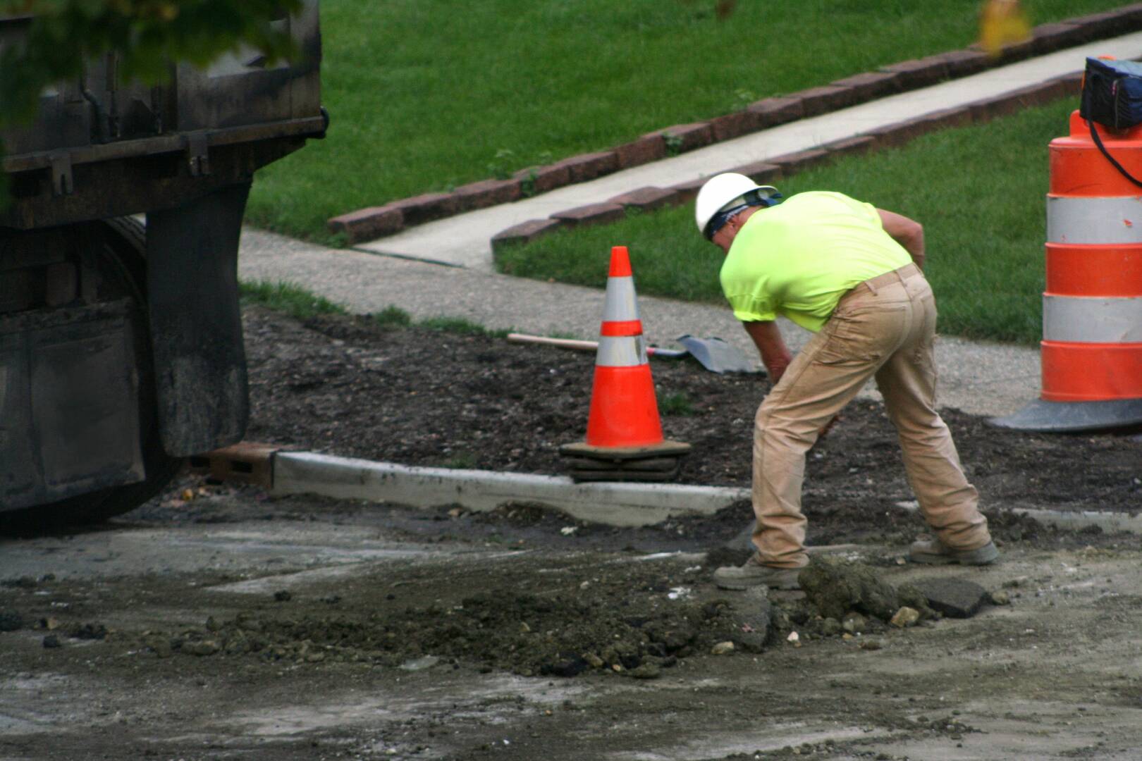 NR Harrison Paving logo
