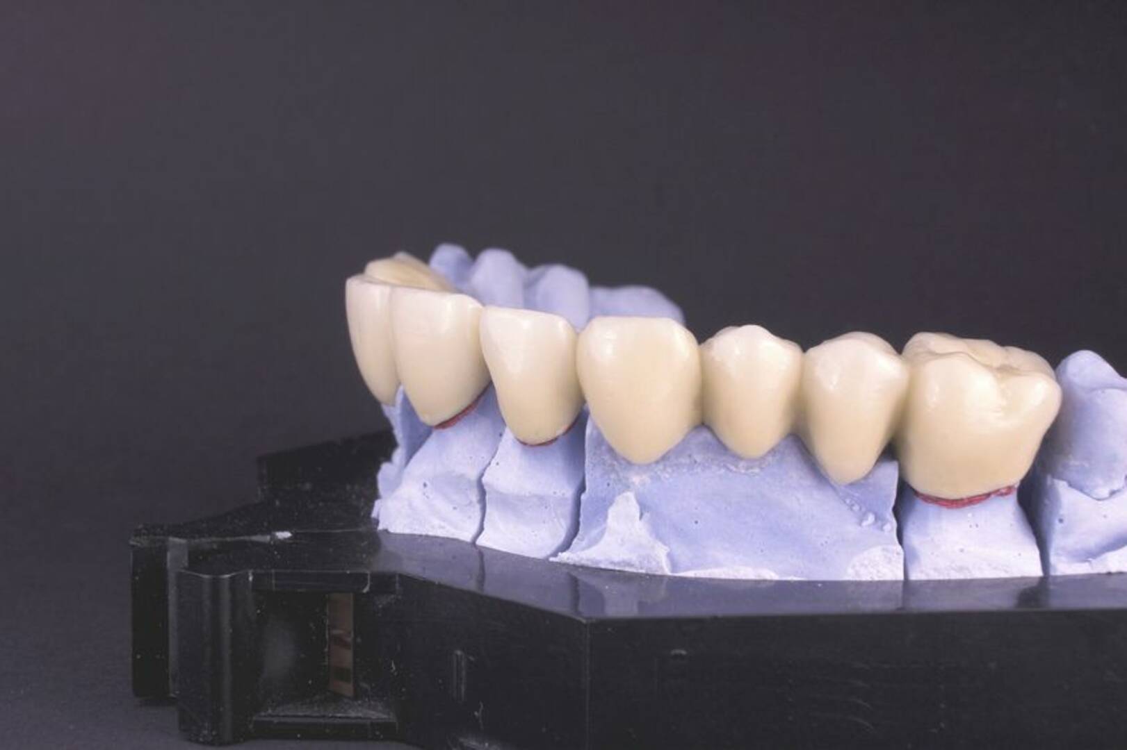 Glenmore Dental logo